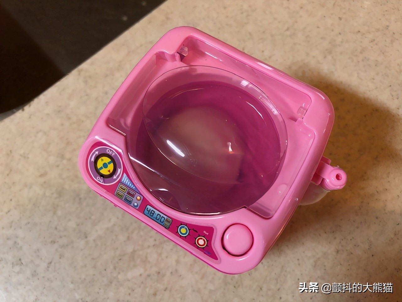卖疯了日本大创使用干电池的迷你洗衣机为啥这么受欢迎