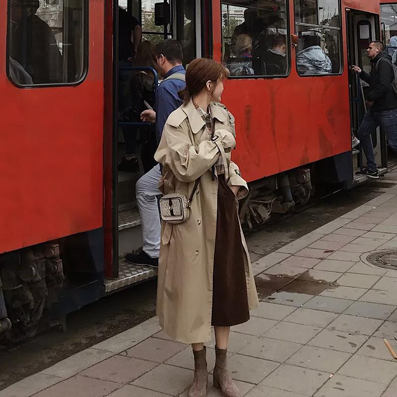 韩系欧尼风衣外套,韩国欧尼黑色大衣搭配