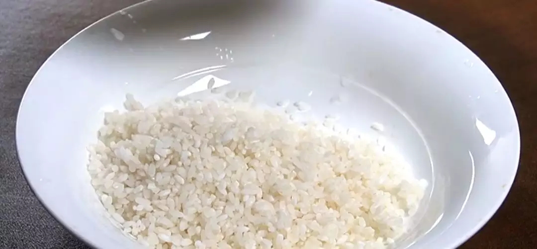 海鲜大虾小米粥正宗做法,冻大米虾粥的做法大全