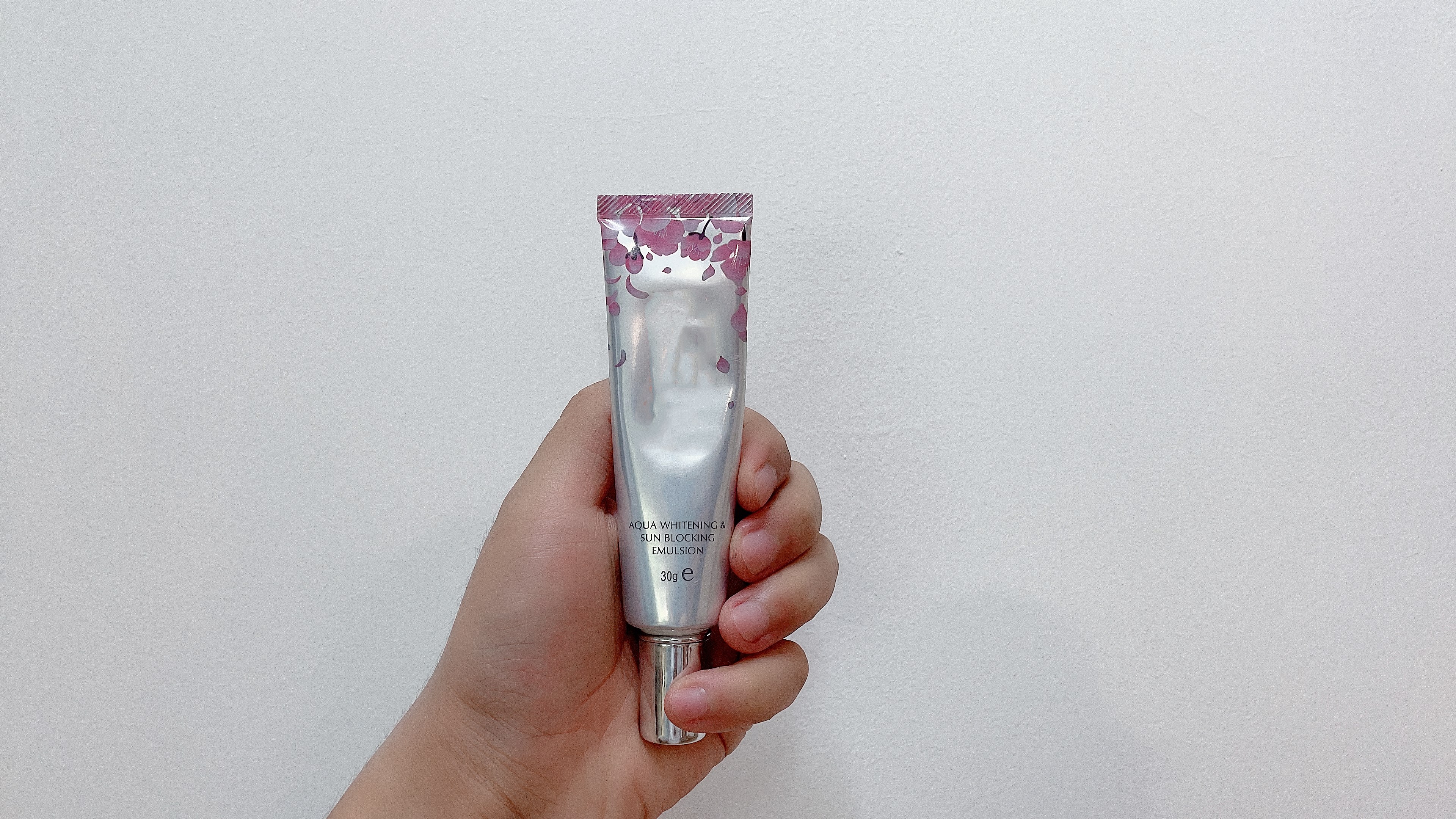 皮肤粗糙毛孔粗大饮食改善方法,皮肤粗糙毛孔粗大护肤面霜