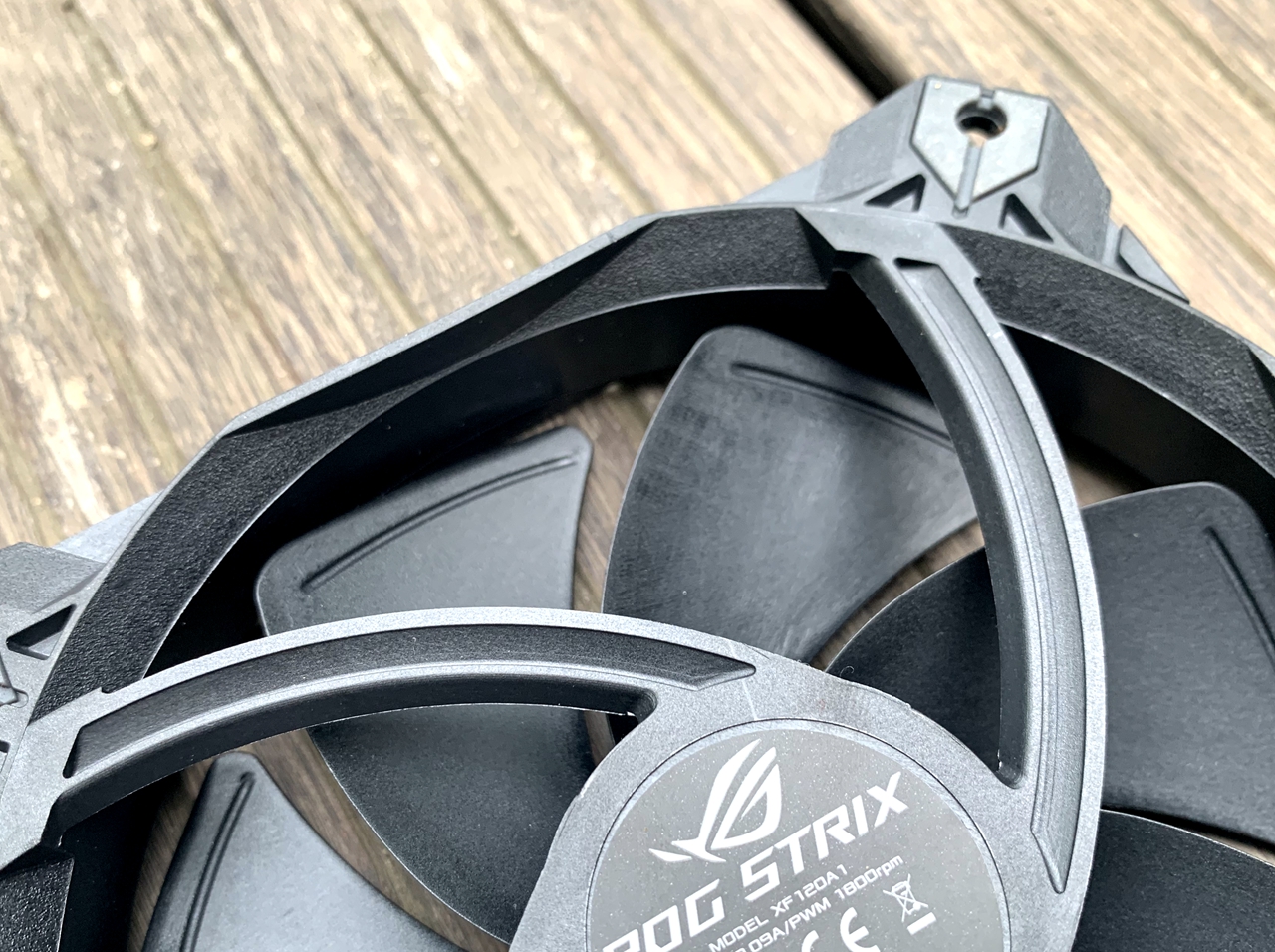 rogxf120风扇评测,内心强大外表朴素