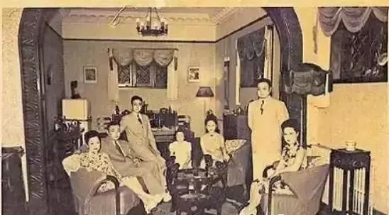 包玉刚和希腊船王,包玉刚和李嘉诚谁更有钱