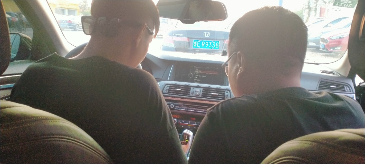 养一辆宝马1250一年要花多少钱,养宝马525需要挣多少钱