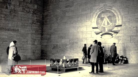 不只是仪仗！——东柏林的卫兵们