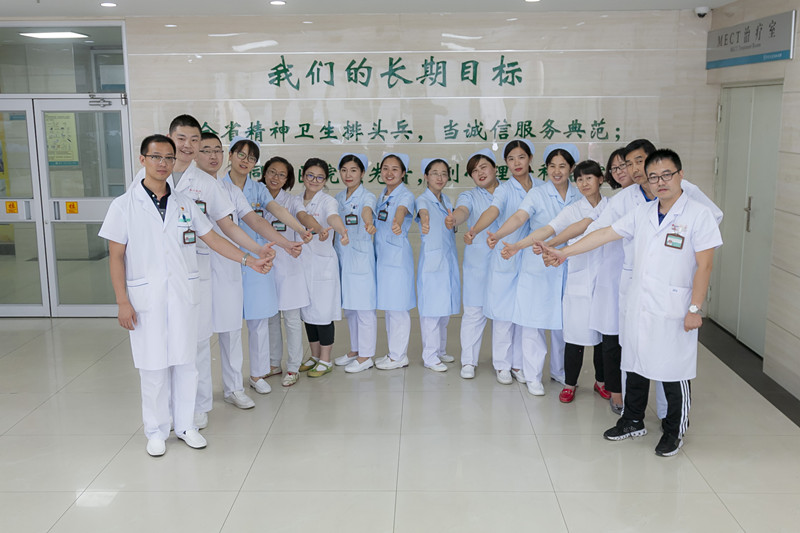 省市两级定点医院20多名专家组团省六院多项措施全面保障为农村贫困精神疾病患者排忧解难