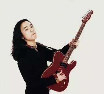 吉他手李延亮厉害还是黄贯中,黄贯中我是歌手殿堂级吉他手