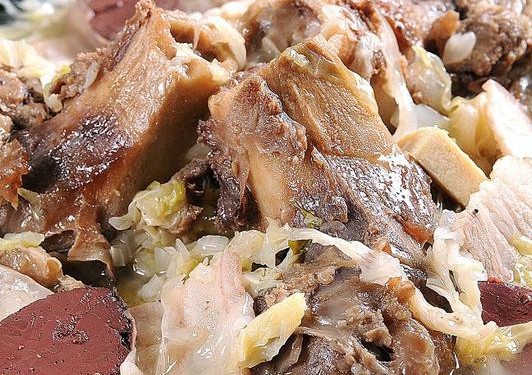 杀猪菜到底是哪里的特色美食,探寻正宗东北杀猪菜