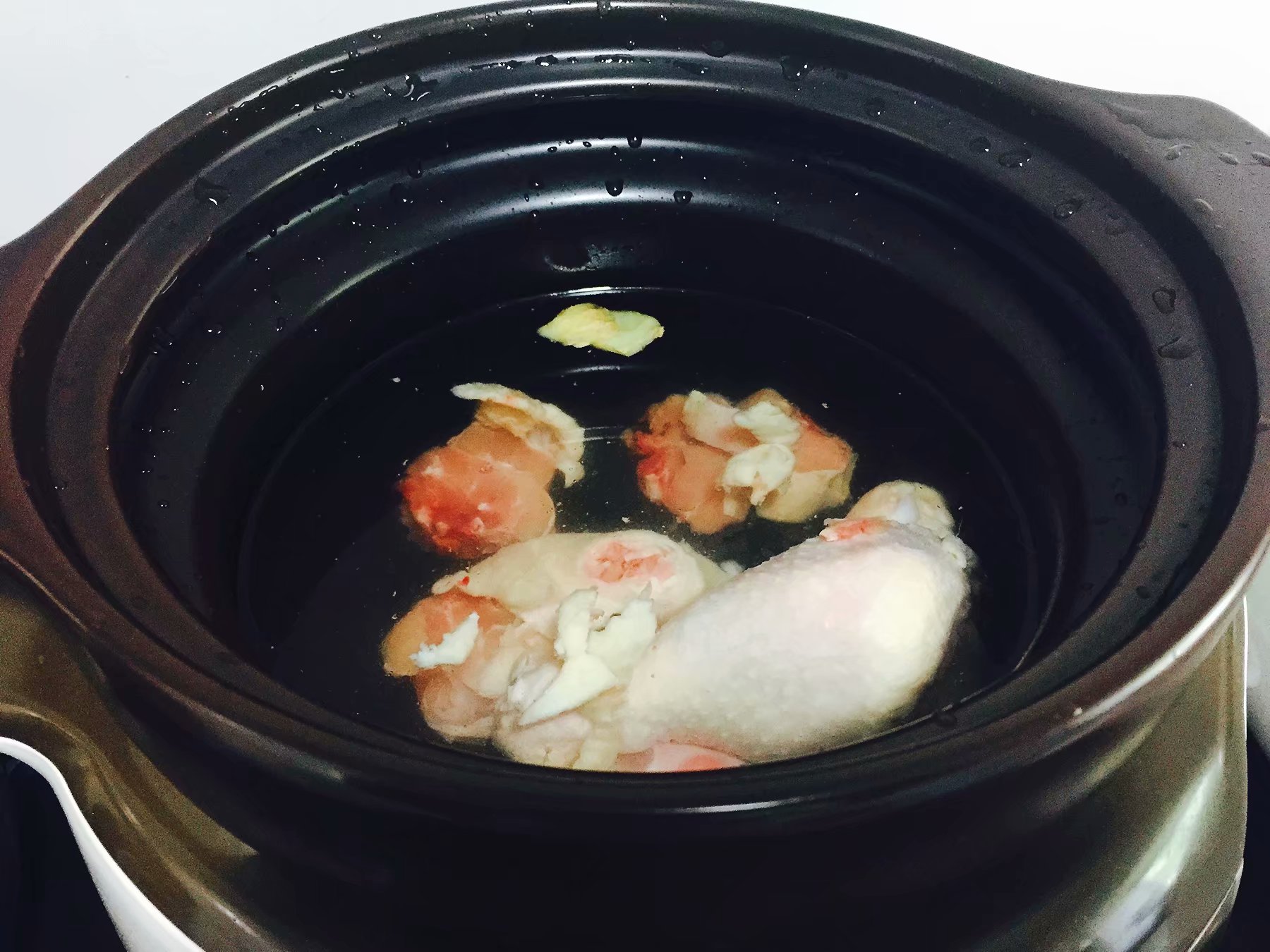 此鱼生长在固定的50公里之内，其鳔贵为稀有珍品