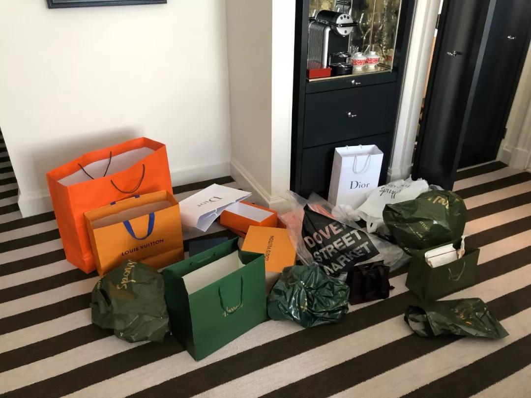 时尚博主购物分析,时尚博主都得很有钱吗