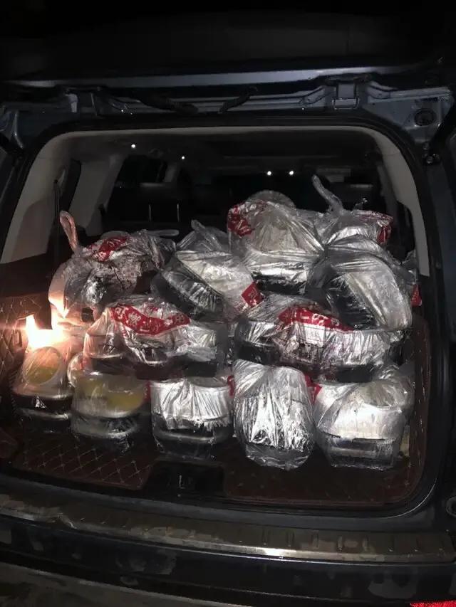 留守武汉的广东老板：组餐饮支援群无偿送餐，捐出仓库20吨食盐