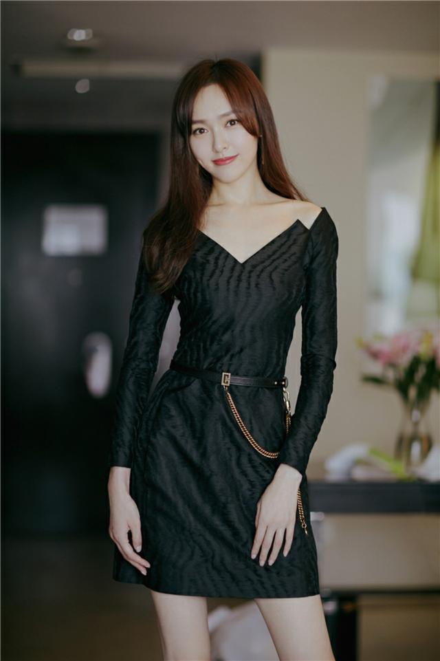 迪丽热巴和唐嫣同穿亮片裙,迪丽热巴和唐嫣穿同款公主裙