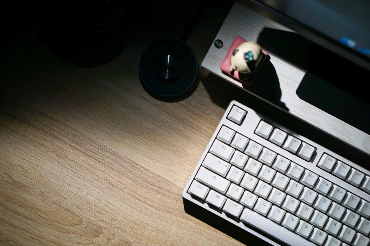 jya台灯评测,jya极简台灯效果