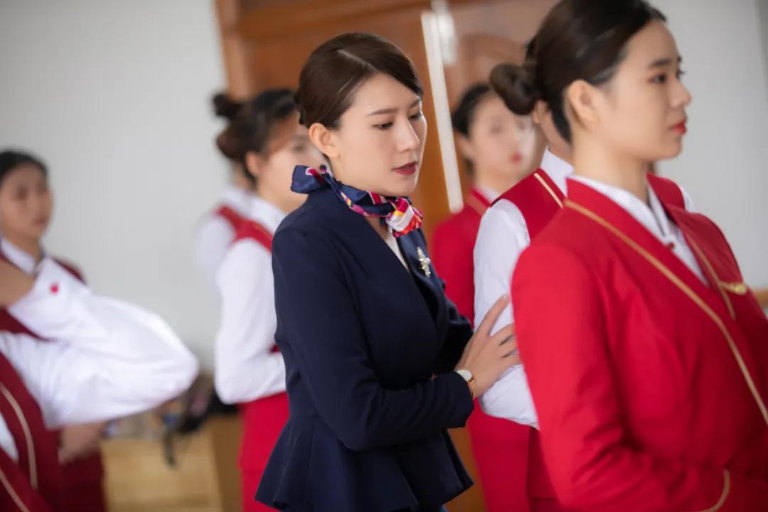 初中生读技校选哪个地方前景好,初中毕业读什么职高和技校比较好