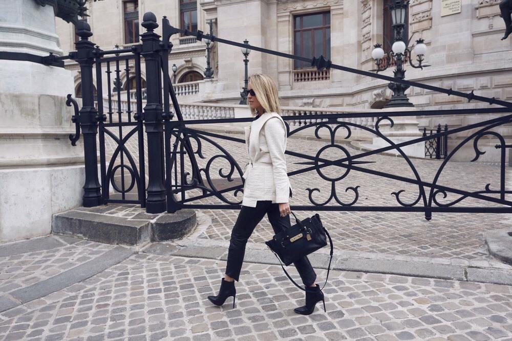 logo有点像香奈儿的牌子是哪些,香奈儿经典logo包