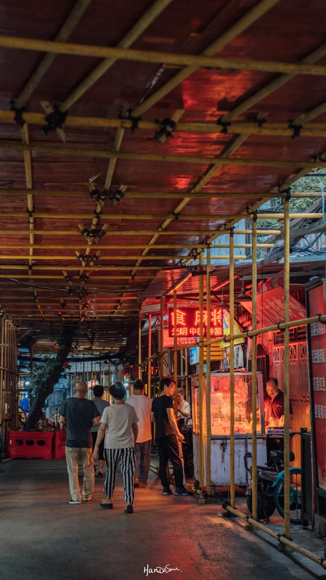 武汉吴长子卤菜,武汉卤菜店视频