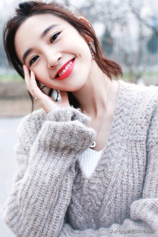 唐艺昕红毯运动鞋,唐艺昕休闲鞋