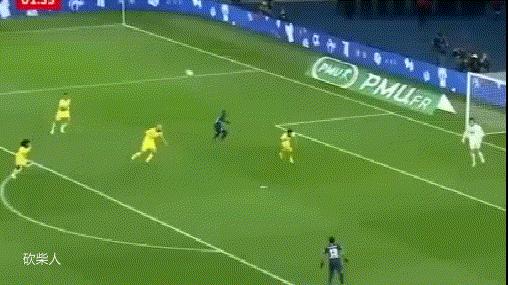 足球场激情对抗,现役11人最强足球球员组成的阵容