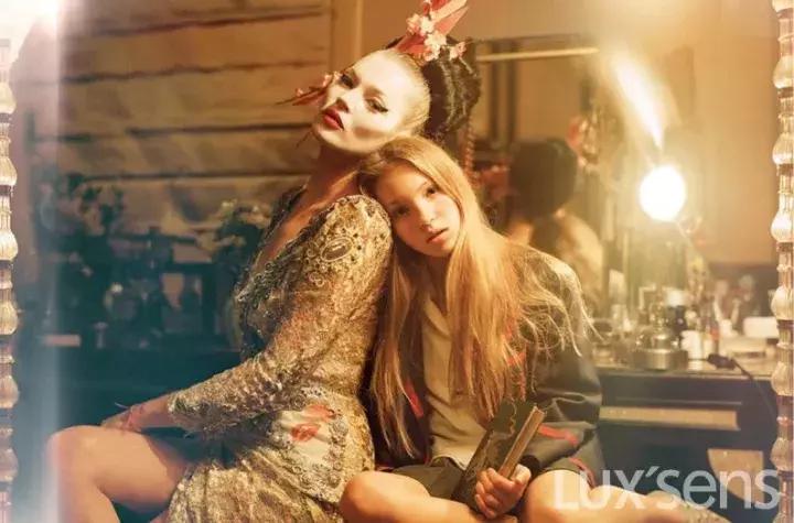 宝格丽和易烊千玺的杂志,易烊千玺代言宝格丽全球香氛系列