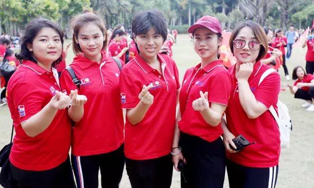 巨邦清明献花丨人间四月无心芳菲，上山看总设计师改革大步豪迈