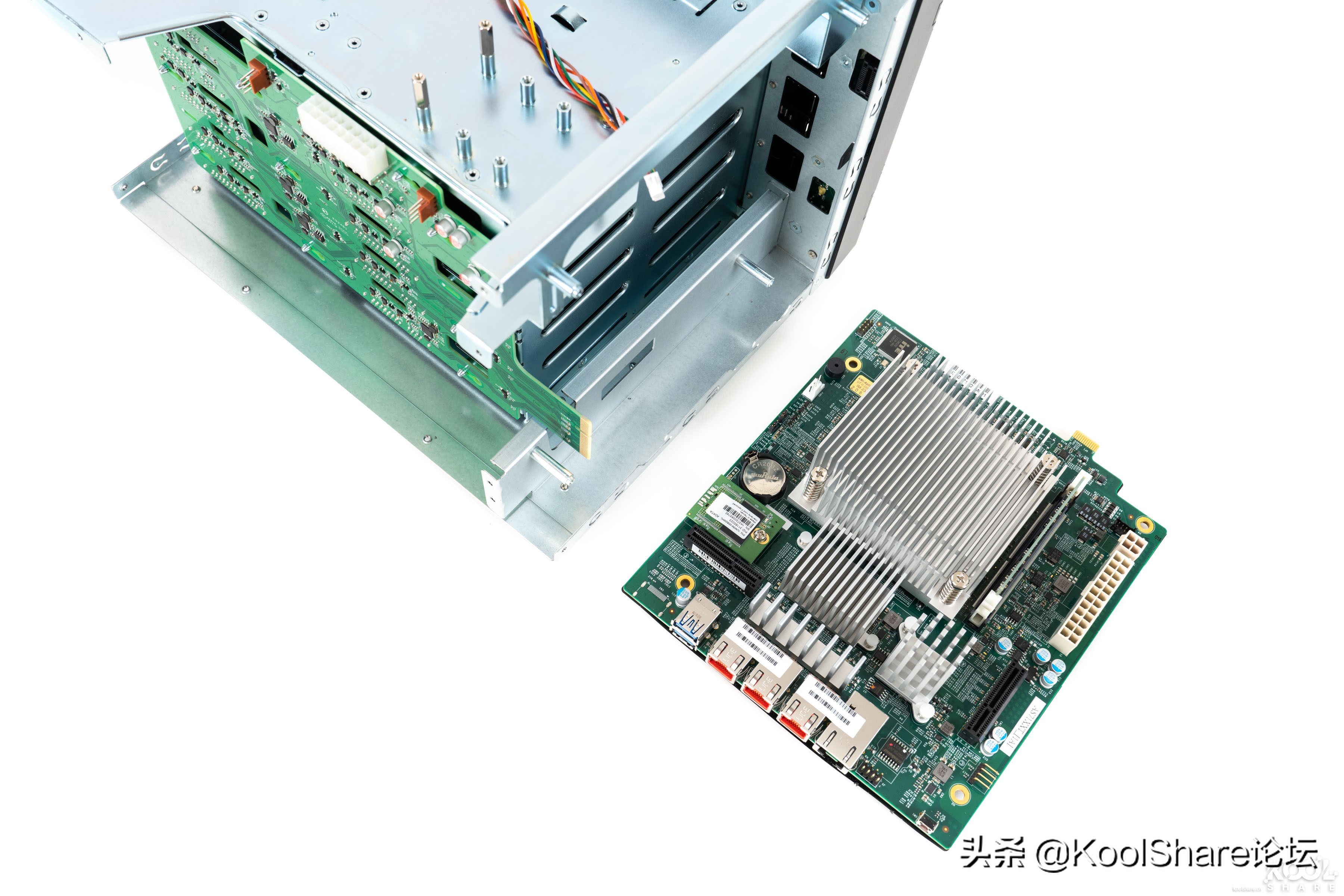 ASUSTOR爱速特旗舰NASAS7110T拆解评测