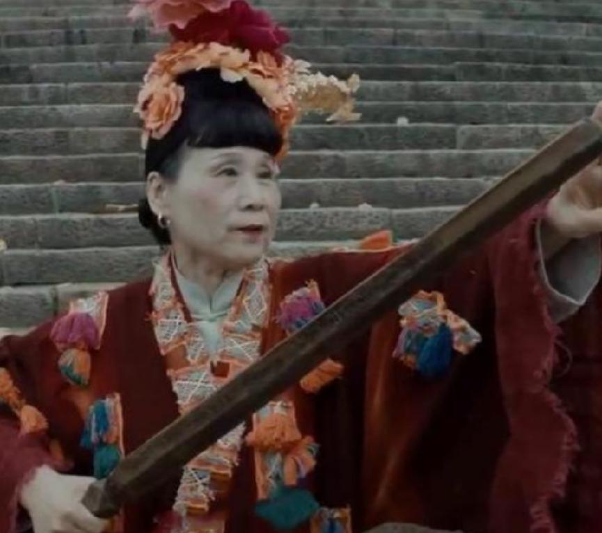 山东现代“武则天”晁正坤：登基称帝建内阁，女帝后宫有4名男宠