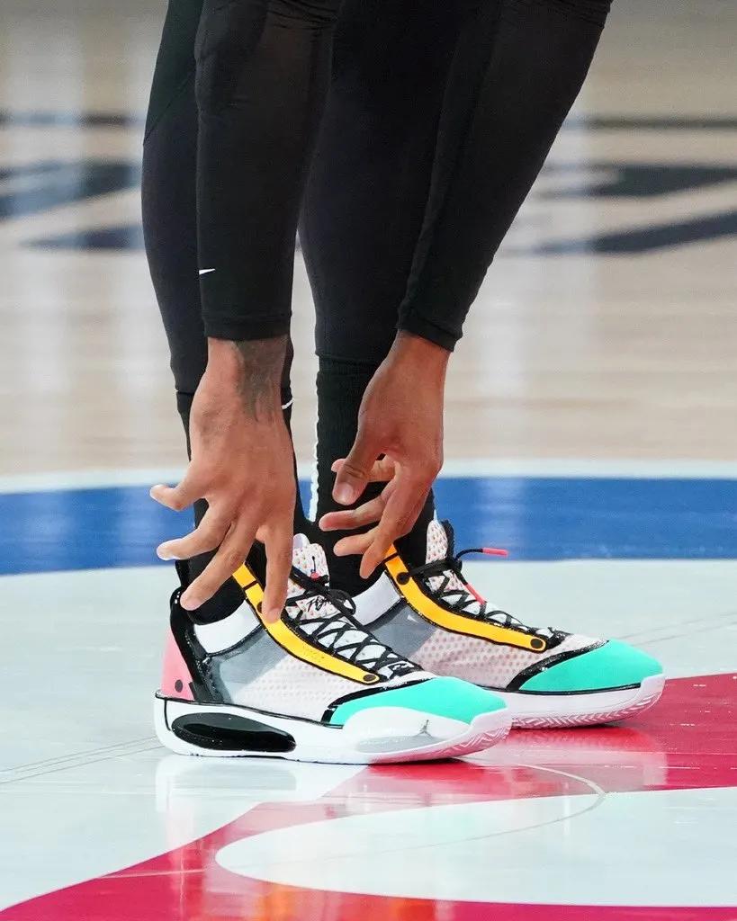 nba球员上脚科比球鞋系列,nba球星鞋王塔克在哪支球队