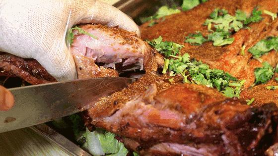 美食推荐齐鲁风味烤全羊,来疆回味烤全羊
