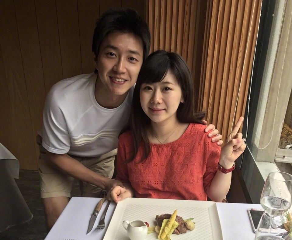 福原爱被家人4年冷*力暴**？婚姻新状况，女方身边有小6岁异性朋友