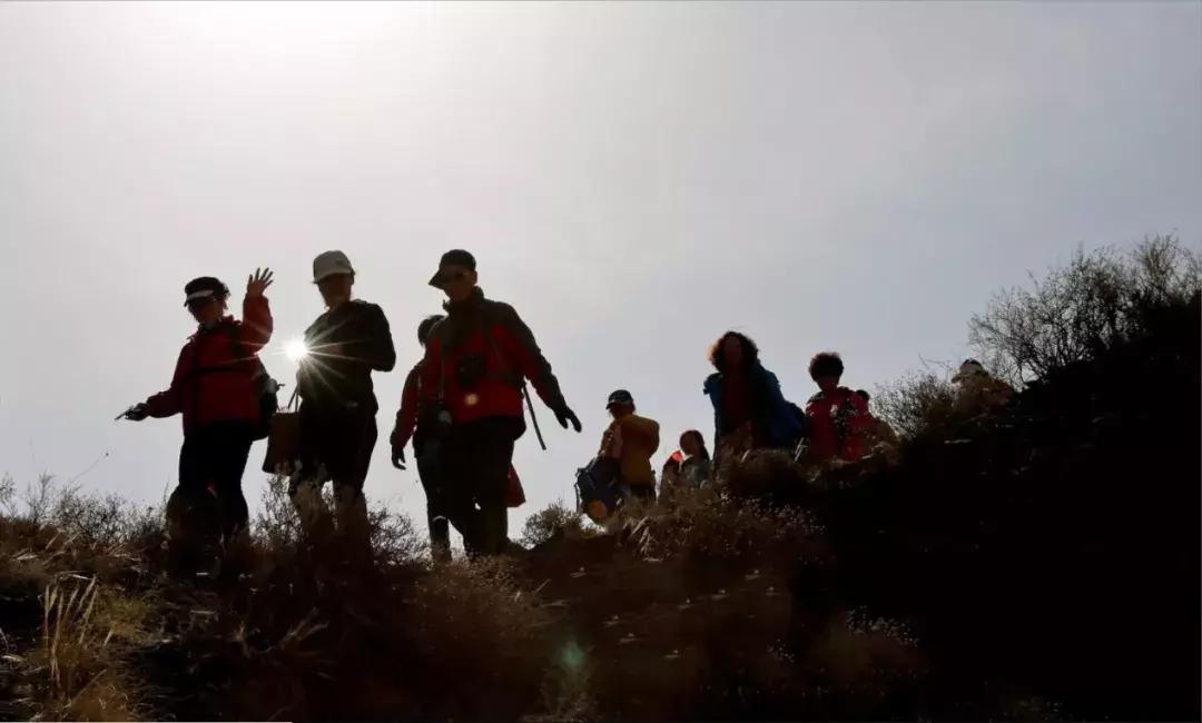 七彩丹霞和冰沟丹霞一日游,冰沟丹霞玩需要几个小时