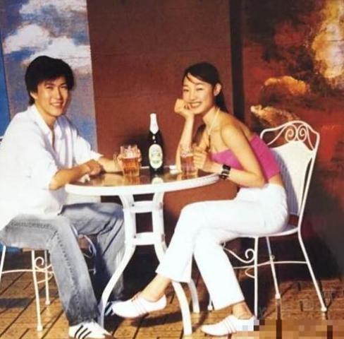 “一指禅”后,白百何频曝新恋情,上演“摸臀杀”的张爱朋去哪了