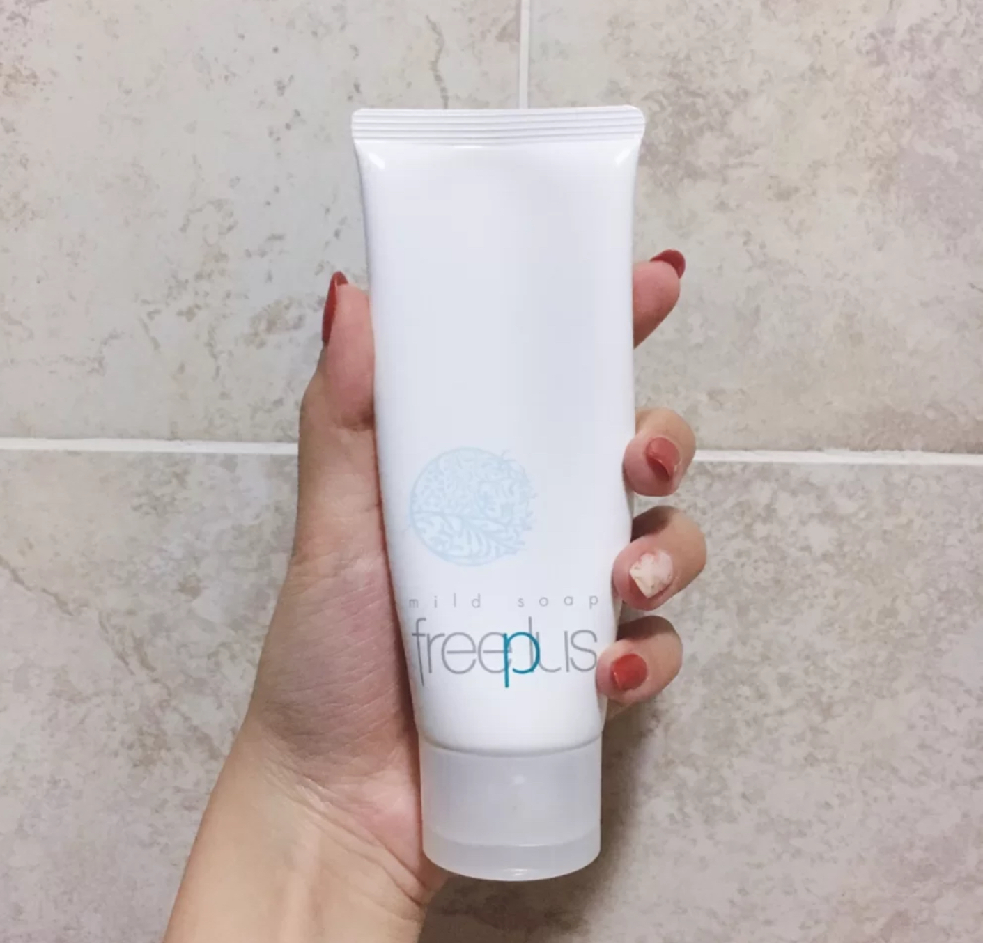 氨基酸洗面奶山茶花慕斯测评,不过百元的护肤品