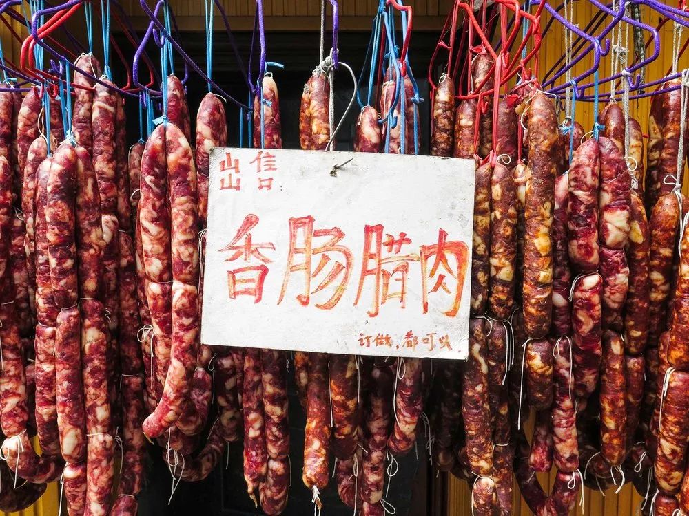 广东腊肠粗的好还是细的好,贵州腊肠和四川腊肠