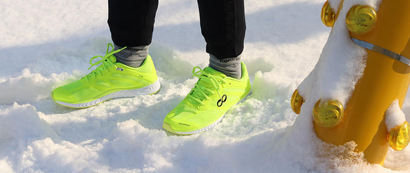 咕咚42k全掌碳板跑鞋怎么样,寒冬已至暖春还远吗