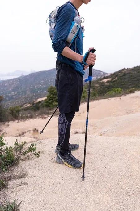 登山杖简单的教学视频,介绍登山杖的技巧