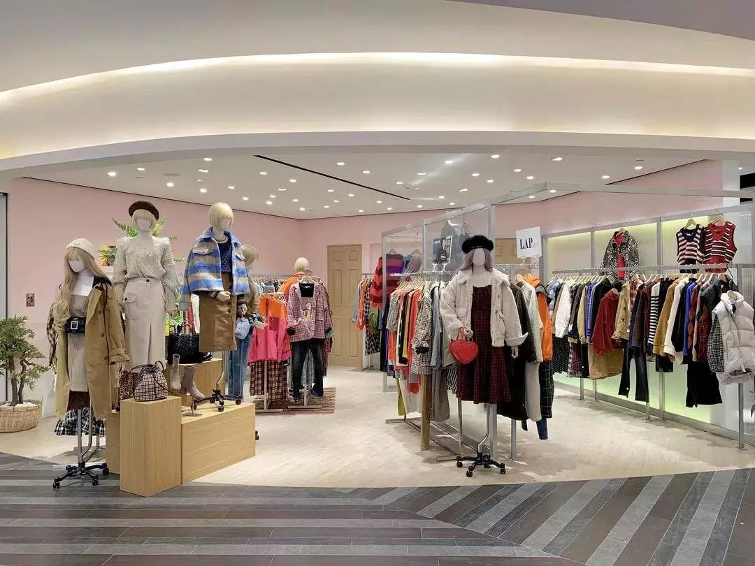 杨颖跟范丞丞同框的照片,杨颖和范丞丞摆pose