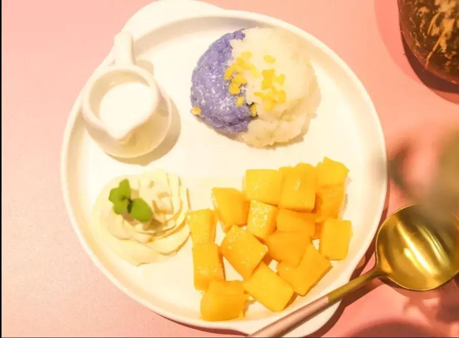 步行街椰子奶茶,泰国路边椰子甜品