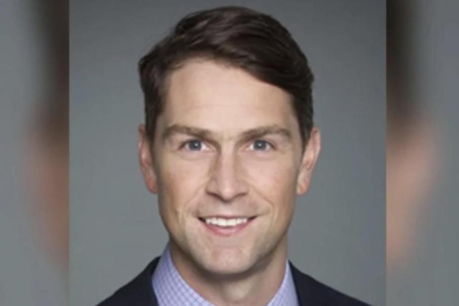 身材很好!加议员一丝不挂地出镜,这次当着特鲁多和众多议员的面