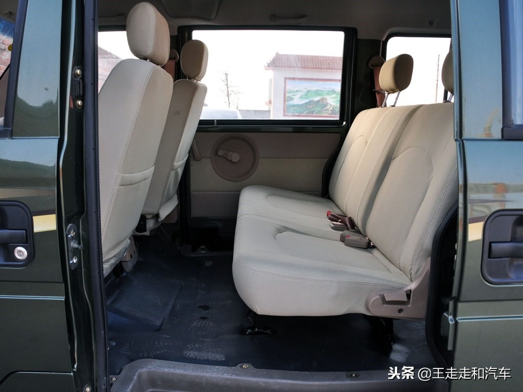 吉姆尼军绿版视频,吉姆尼军绿色小越野车