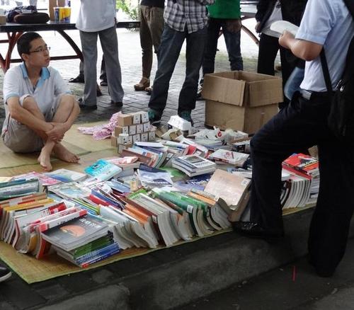 2000元本钱摆什么地摊最赚钱,做什么地摊生意可以稳定又赚钱