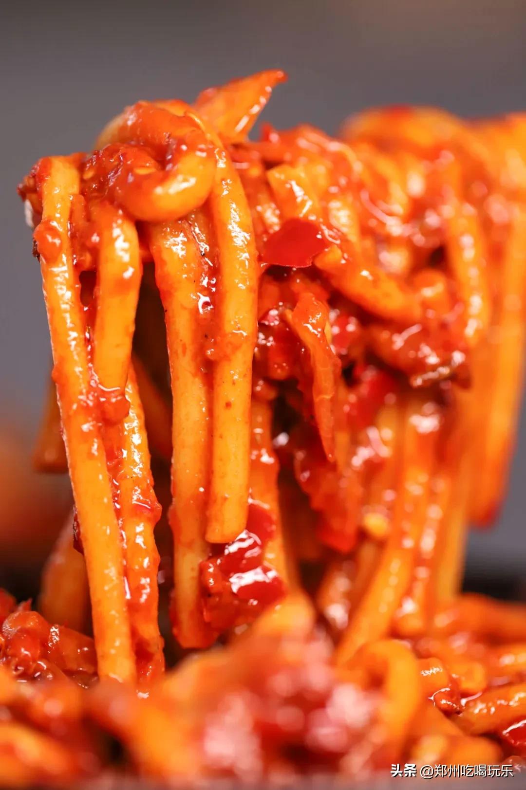 上头！爆辣*疆新**炒米粉，飙泪也想嗦完