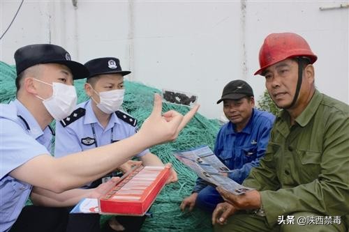 花季女孩留学归国贩毒被抓,女留学生回国带回糖果