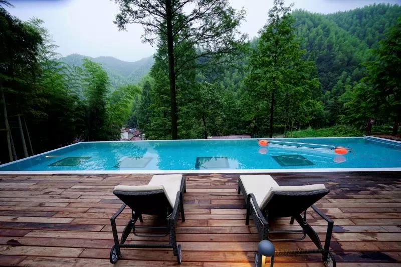 最美的民宿隐藏在森林云海,观光玻璃栈道民宿