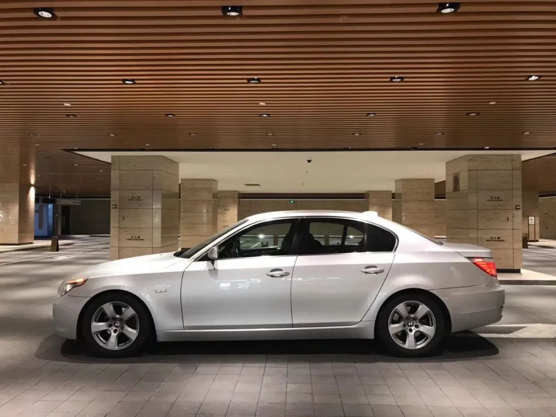 10多年的宝马5系还值得买吗,十年前的宝马5系值得买吗