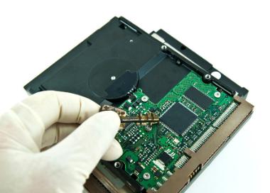 日立500g硬盘是固态硬盘吗,固态硬盘120g和普通硬盘500g相比