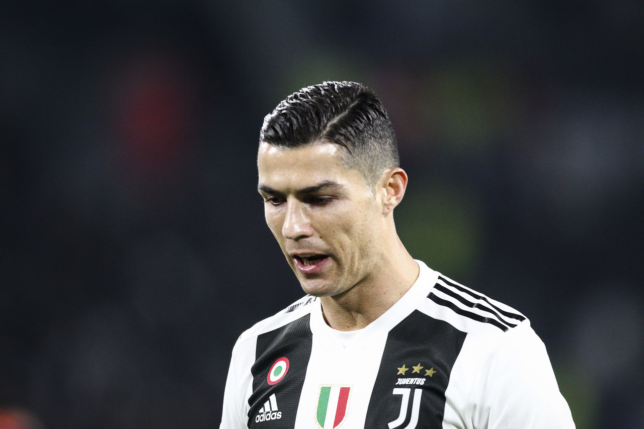 各界对c罗离开欧洲杯的评价,足球取消赛区资格