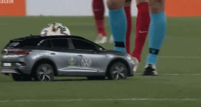 欧洲杯被冤枉的越位球,欧洲杯赞助商闹乌龙