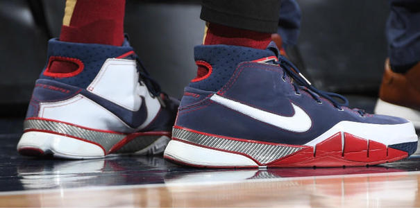 纪念科比的全明星球衣,科比全明星赛退役之战脚上穿的鞋