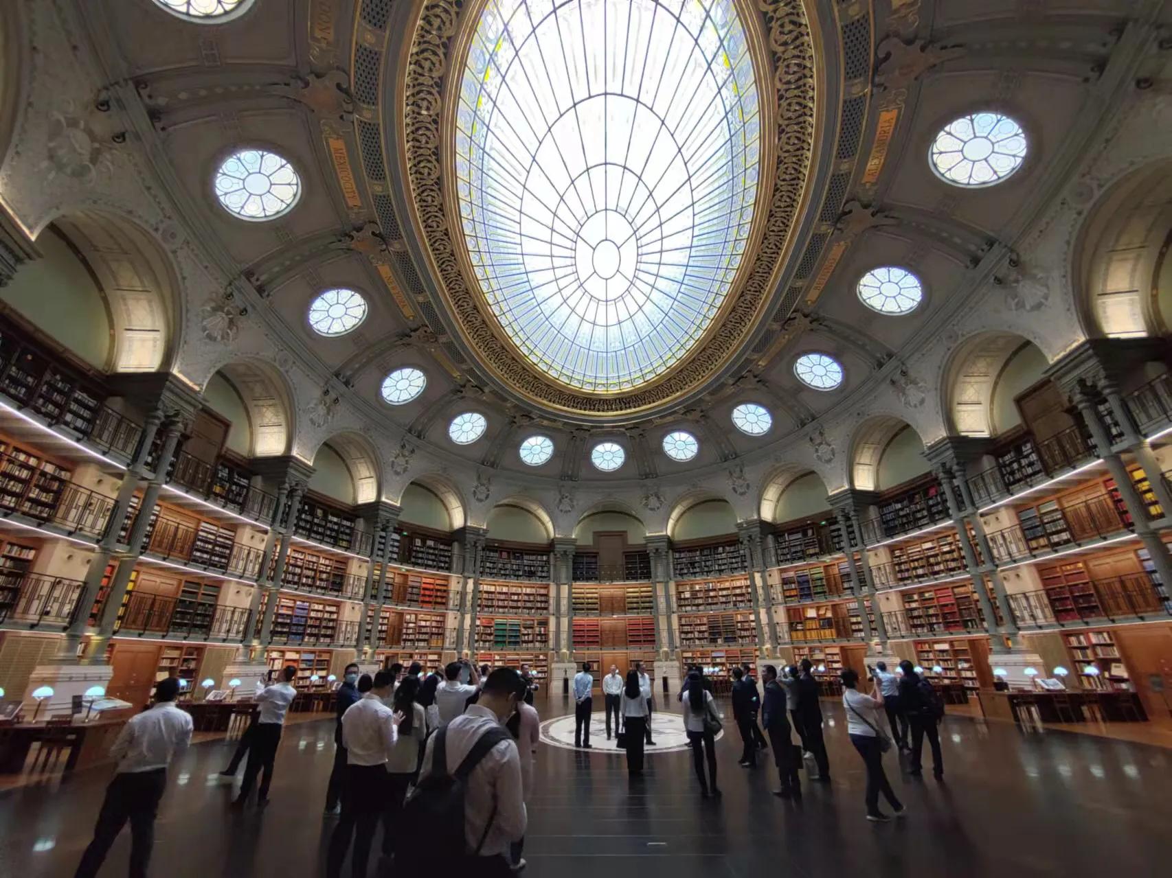 中国华为企业脊梁,华为是中国民营企业的楷模吗