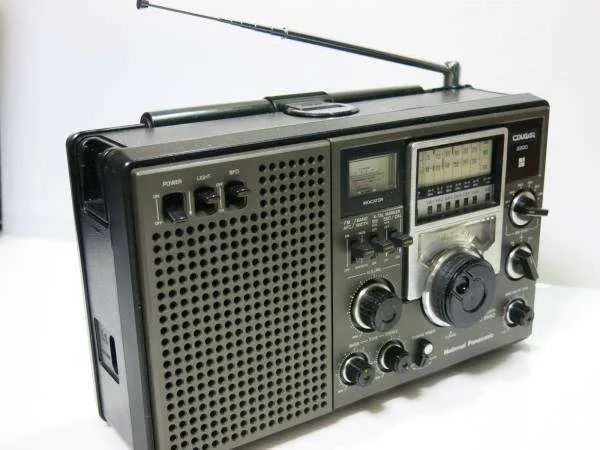 你曾经后悔过跟自己心爱的古董接收机说再见吗?