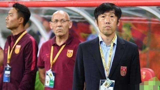 中国国足主教练高洪波,高洪波和里皮执教国足表现